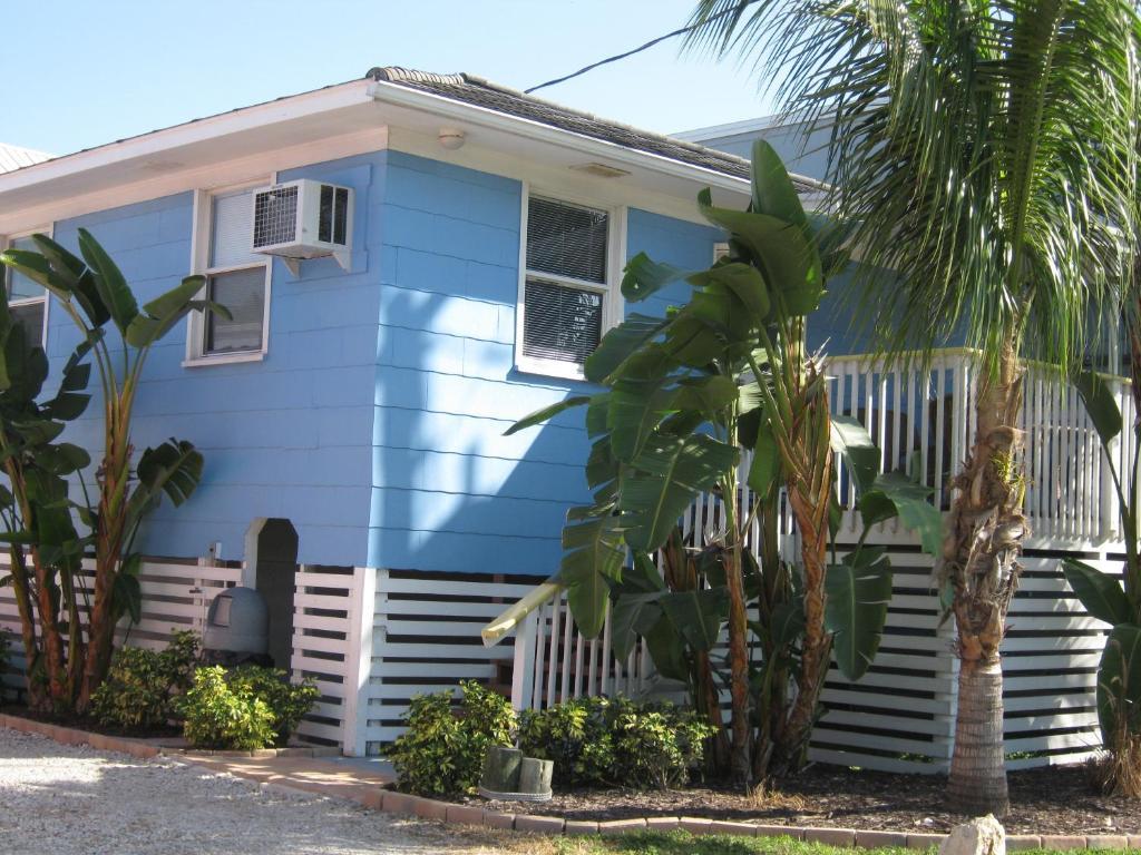 The Holiday Court Villas And Suites Fort Myers Beach Oda fotoğraf