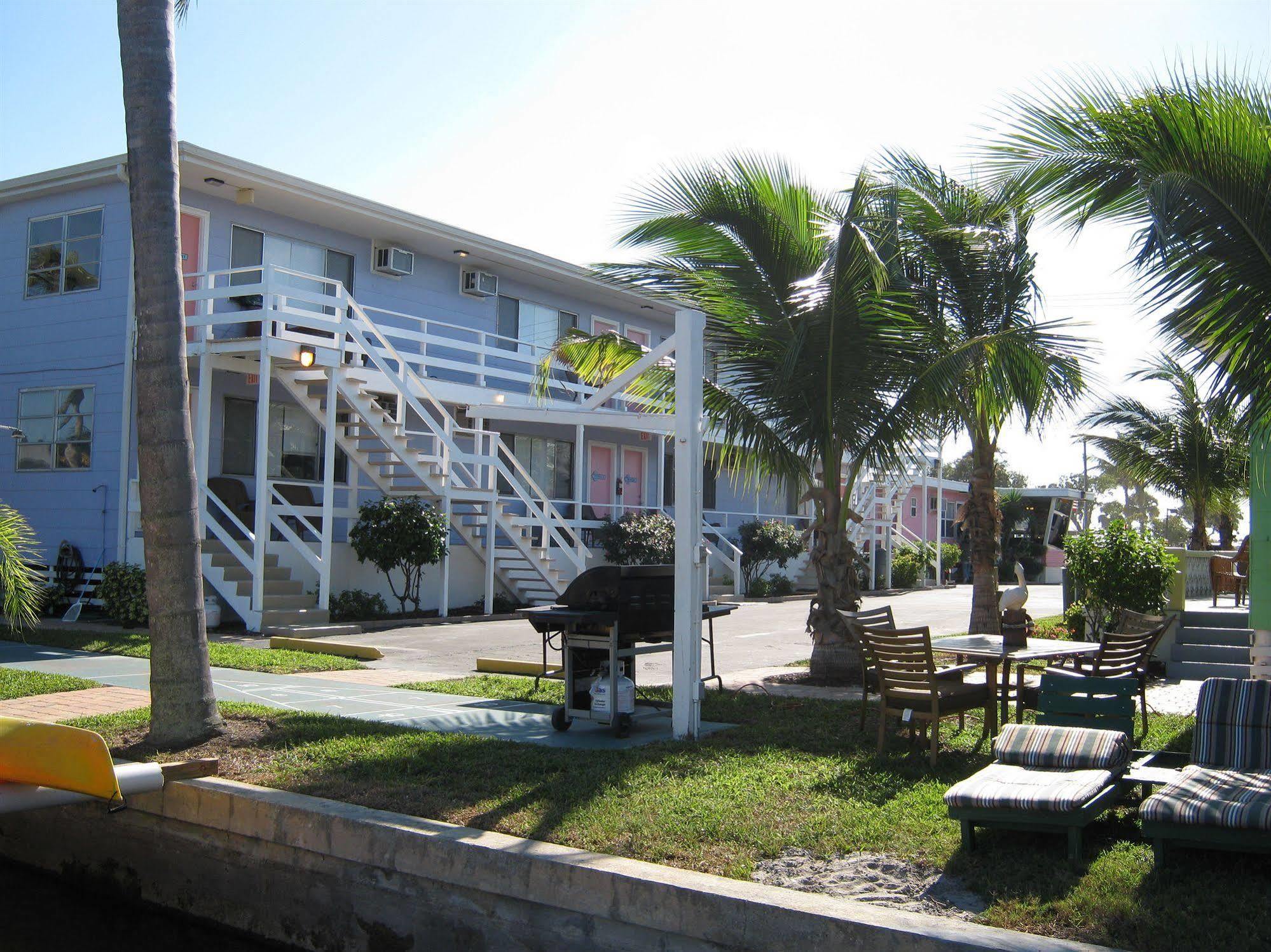 The Holiday Court Villas And Suites Fort Myers Beach Dış mekan fotoğraf